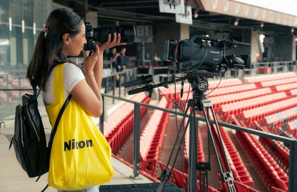 What are the best guided tours for exploring the history of British cinema?